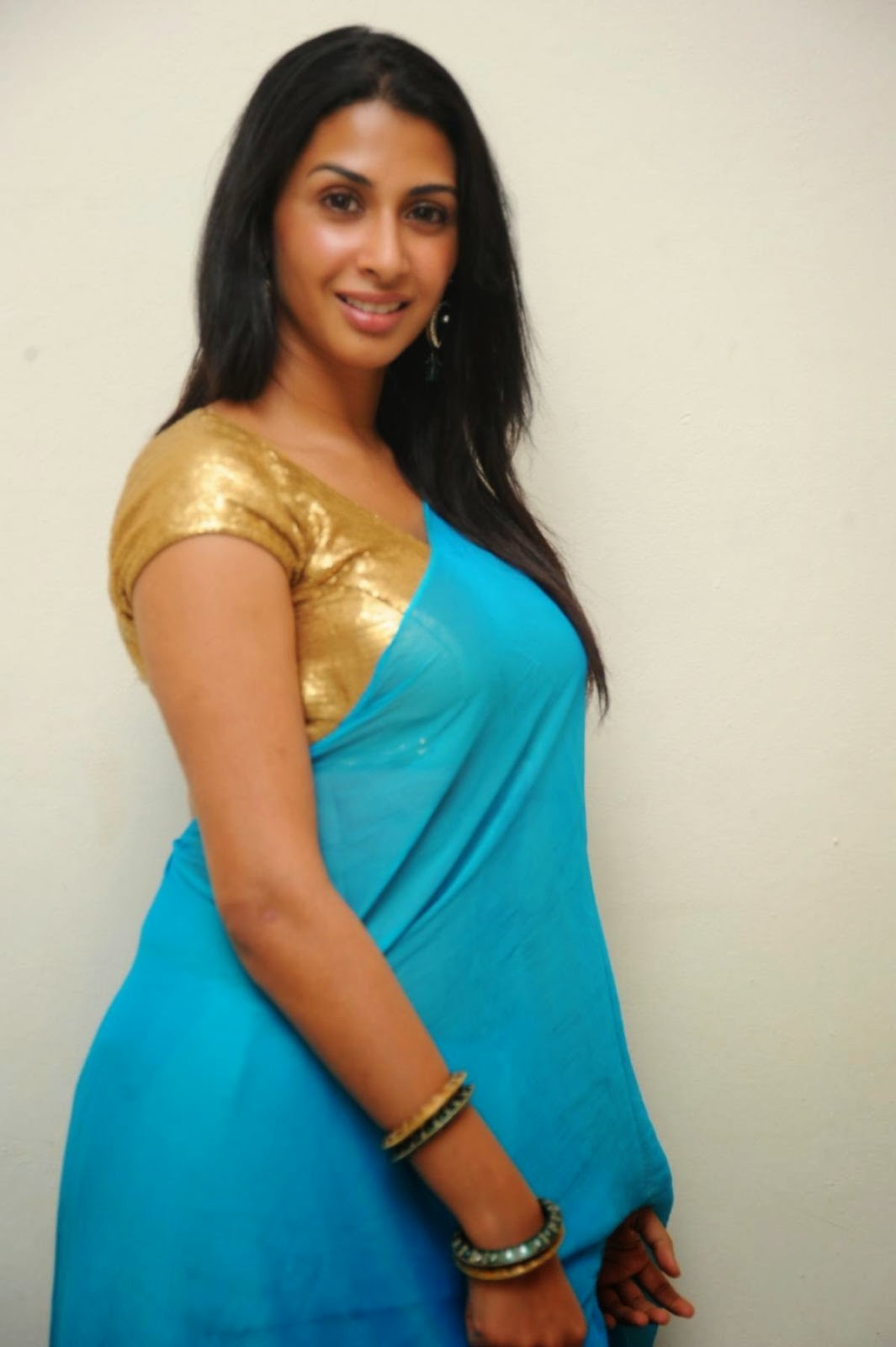 Devatha Telugu Serial Actress Gayathri